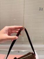 MIUMIU round bag  size:22*9 - Image 11