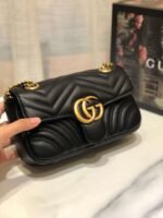 GUCCI Wave patterned chain bag
