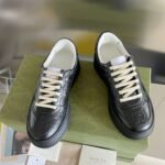 Gucci chunky b pair sneakers - Image 4