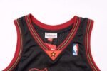 Allen Iverson’s No. 3 jersey of the Philadelphia 76ers in the NBA - Image 4