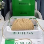BOTTEGA VENETA Soft lambskin cloud bag, premium version. Dimensions: 23x13x8cm - Image 18