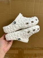 Crocs classic durian slippers - Image 5