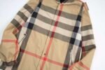 Burberry classic large plaid double-sided hooded jacket - Image 4