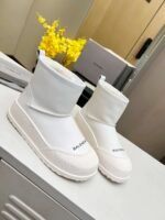 Balenciaga sheepskin all-in-one snow boots white - Image 4