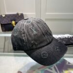 Original embroidered Louis Vuitton baseball cap - Image 2