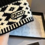 Gucci knit sweater hat - Image 4