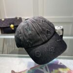 Original embroidered Louis Vuitton baseball cap - Image 6