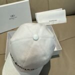 Balenciaga classic baseball cap embroidered in black and white - Image 7