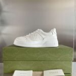 Gucci chunky b pair sneakers - Image 16