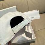 Balenciaga classic baseball cap embroidered in black and white - Image 8