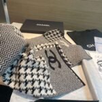 Chanel cashmere scarf original single thousand bird check cashmere scarf The whole scarf is hand-knitted 38*190 - Image 6
