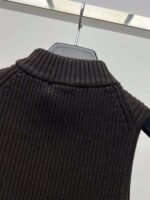 MIUMIU original embroidered sleeveless sweater - Image 5