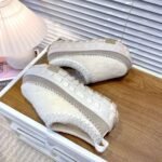 UGG Original new boots - Image 26