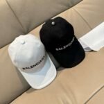 Balenciaga classic baseball cap embroidered in black and white - Image 2