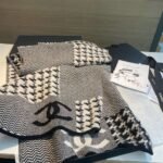 Chanel cashmere scarf original single thousand bird check cashmere scarf The whole scarf is hand-knitted 38*190 - Image 8