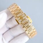 Patek Philippe to create a classic timepiece 7118 lady Nautilus full diamond limited edition - Image 9