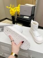 Balenciaga sheepskin all-in-one snow boots white - Image 9