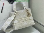 Dior bag - Image 5