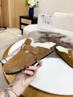 BIRKENSTOCK New Birkenstock shoes for autumn/winter, featuring a closed toe design, comfortable and soft wool lining, premium style. - Image 10