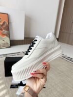 Chanel casual leather material, sheepskin lining - Image 9