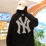 MLB Classic crew neck sweatshirt - Image 8