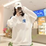 MLB Classic crew neck sweatshirt - Image 5