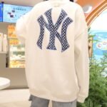 MLB Classic crew neck sweatshirt - Image 2