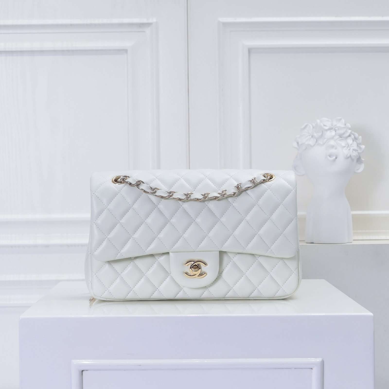 a1724725512391_7255.jpg Chanel classic bag 25.5x16x6.5cm Sheepskin material - Image 1