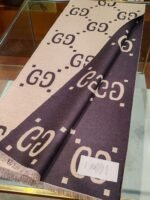 GUCCI Top version wool silk scarf - Image 5