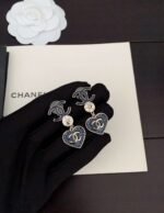 Chanel heart earrings - Image 4