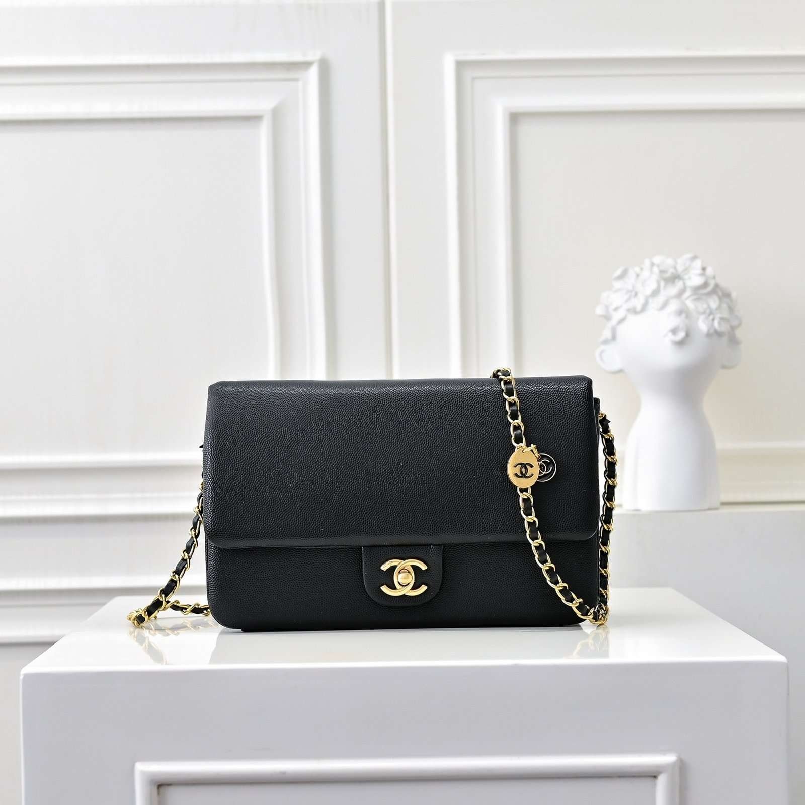 a1731616453186_1553.jpg CHANEL Classic bag 23x15cm - Image 1