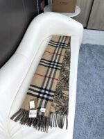 Burberry Premium Scarf 210cmx50cm - Image 4