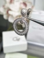 Van Cleef & Arpels new earrings inlaid with full diamonds, high-end version 1:1 - Image 4