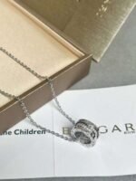 BVLGARI The latest hollow diamond necklace high-end version