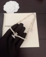 Chanel two-tone flower pearl necklace - Image 3