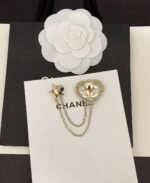 Chanel’s latest hollow heart double chain brooch - Image 3