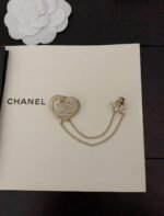 Chanel’s latest hollow heart double chain brooch - Image 2
