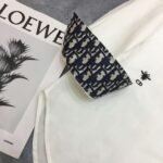 DIOR’s new women’s shirt CD embroidered with little bee logo - Image 7