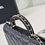 Chanel 2025 New Handbag Cosmetic Bag Premium Edition 19cm - Image 10
