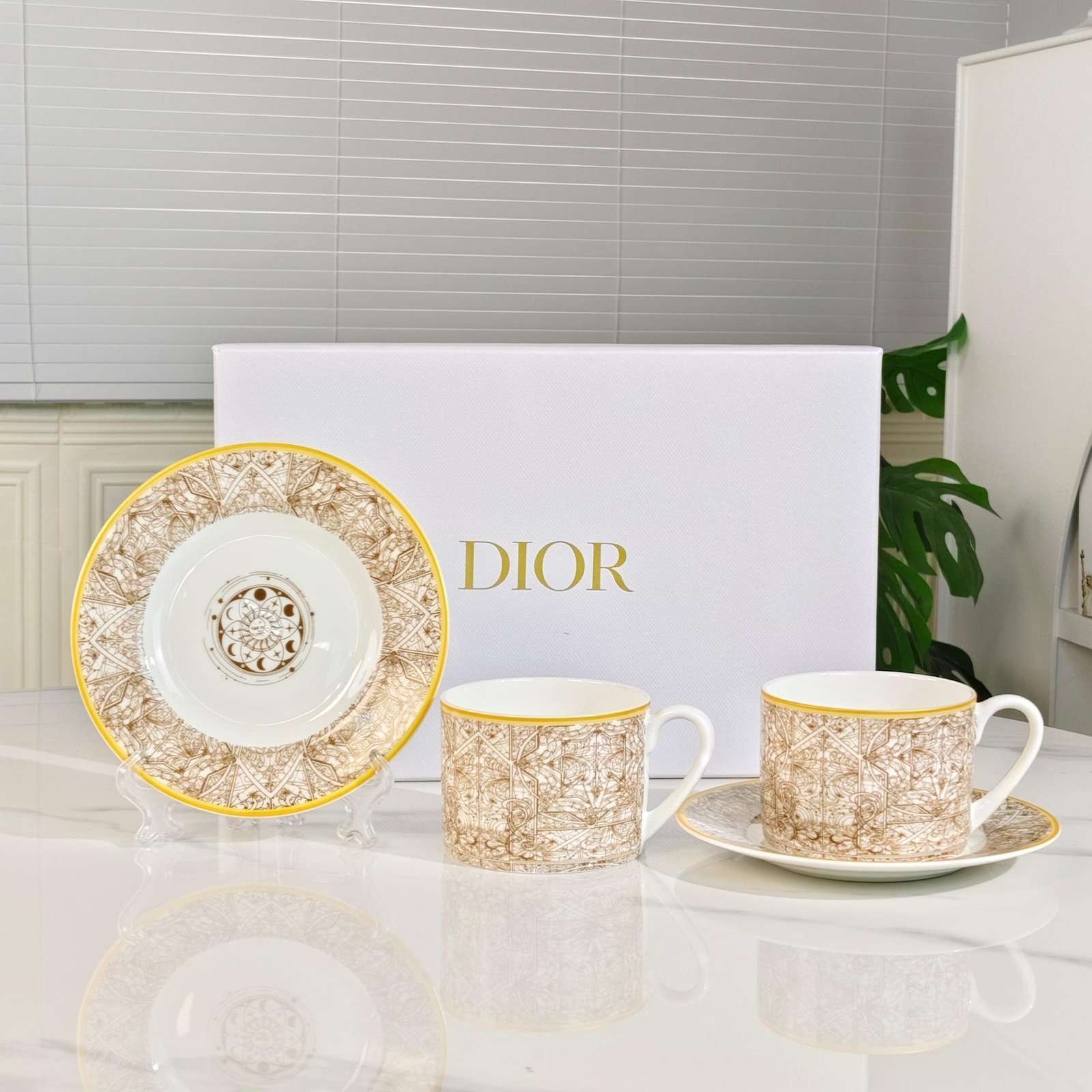 a1756288327918_1323-scaled-1.jpg DIOR【Colorful Starry Sky】Series Brown Double Cup and Saucer - Image 1