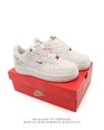 Nike Air Force 1 ’07 Low, featuring Air Max cushioning, low-top design, platform sole, height-increasing, casual athletic sneakers.