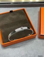 Hermès CNC Button Half-Diamond Bangle High-End Version - Image 2