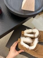 UGG New Autumn/Winter Men’s Lace-up G-Letter Wool Ankle Boots with Wool Lining - Image 4