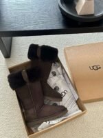 UGG’s new winter boots feature a wool lining. - Image 7