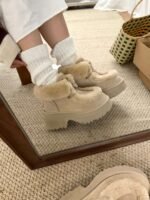 UGG winter new snow boots with wool inner lining and a 6.5cm thick sole.