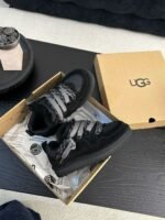 UGG new winter snow boots have a wool lining. - Image 10