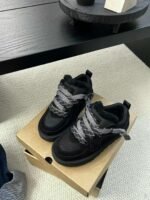 UGG new winter snow boots have a wool lining. - Image 6