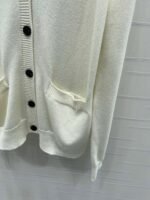 Burberry Fall/Winter Newest Collection Double Pocket V-Neck Knit Long-Sleeve Cardigan - Image 6