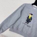 Ralph Lauren’s latest fall/winter collection: a high-quality sweatshirt featuring a bear wearing a coat. - Image 8
