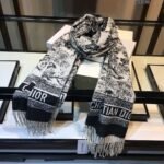 Burberry scarf - Image 17